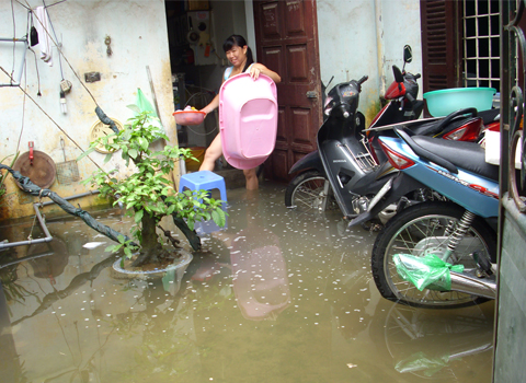 การประชุมสรุปผลการป้องกันพายุ น้ำท่วมและการกู้ภัยปี๒๐๑๒